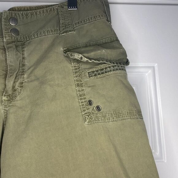Old Navy Faded Green Bermuda Cargo Shorts Size 12 - Picture 3 of 9
